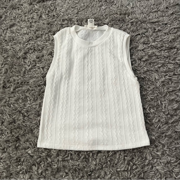 URBAN Romantics Sweaters - Urban romantics white knit sweater vest size small